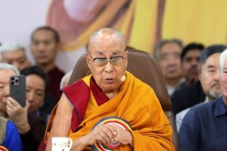 Le Dalaï Lama a fêté dimanche ses 90 ans au monastère de McLeod Ganj, dans le nord de l'Inde, où il vit en exil depuis 1959. KEYSTONE/EPA/HARISH TYAGI